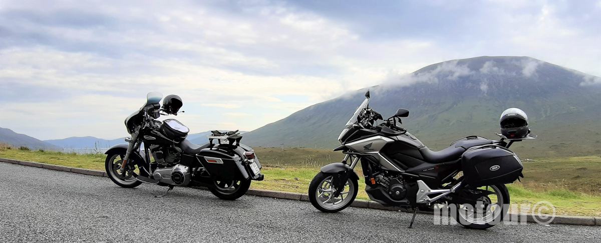 Twee motoren onderweg naar Ierland