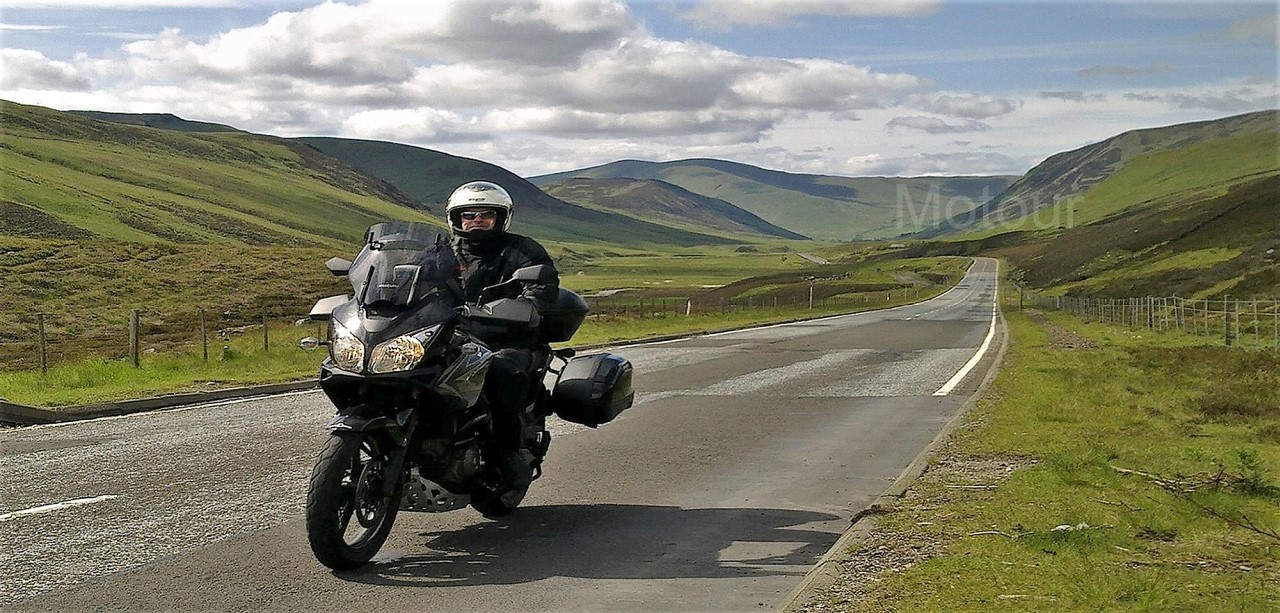 motorrijder met Motour motorvakantie Schotland