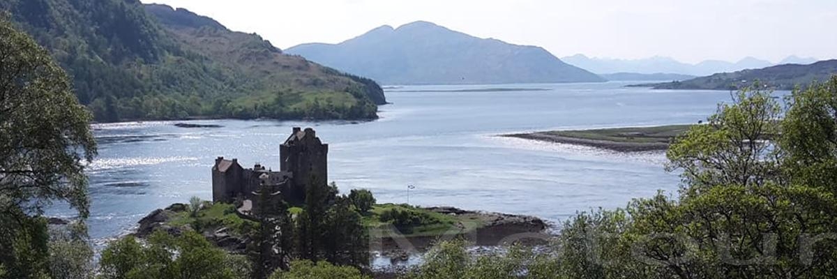 motorreis langs de kust van Schotland loch Alsh met Eilean Donan Castle