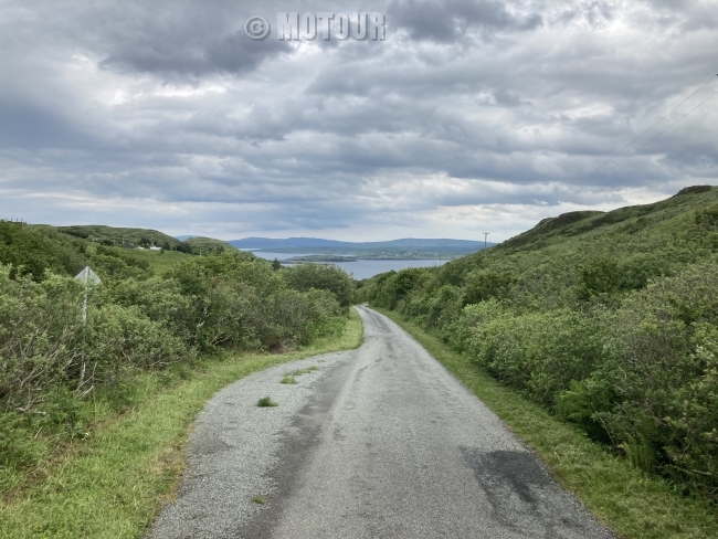 single road track met passing place Schotland