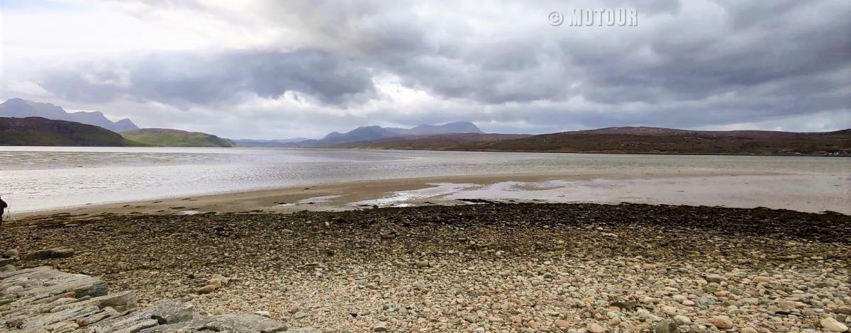 Landschap met zeearm  op eiland Skye Schotland