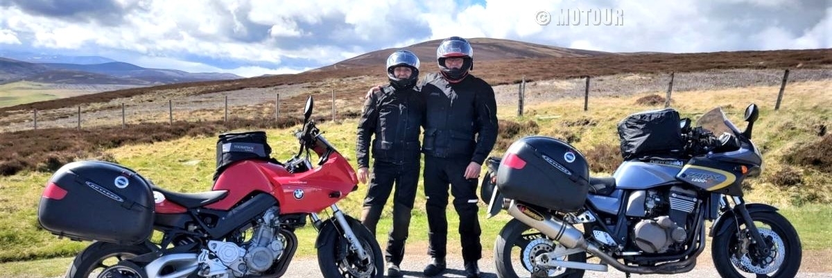 Klanten van Motour in Schotland tijdens motorreis